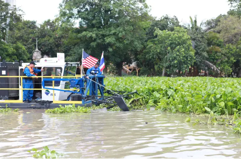 aquatic weed harvesters